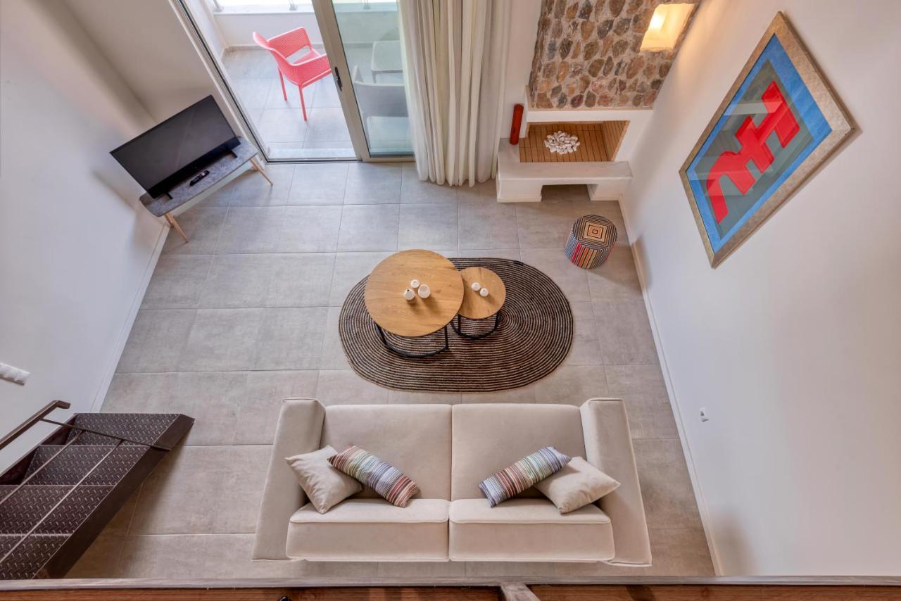 Saronis Suites Saronida エクステリア 写真