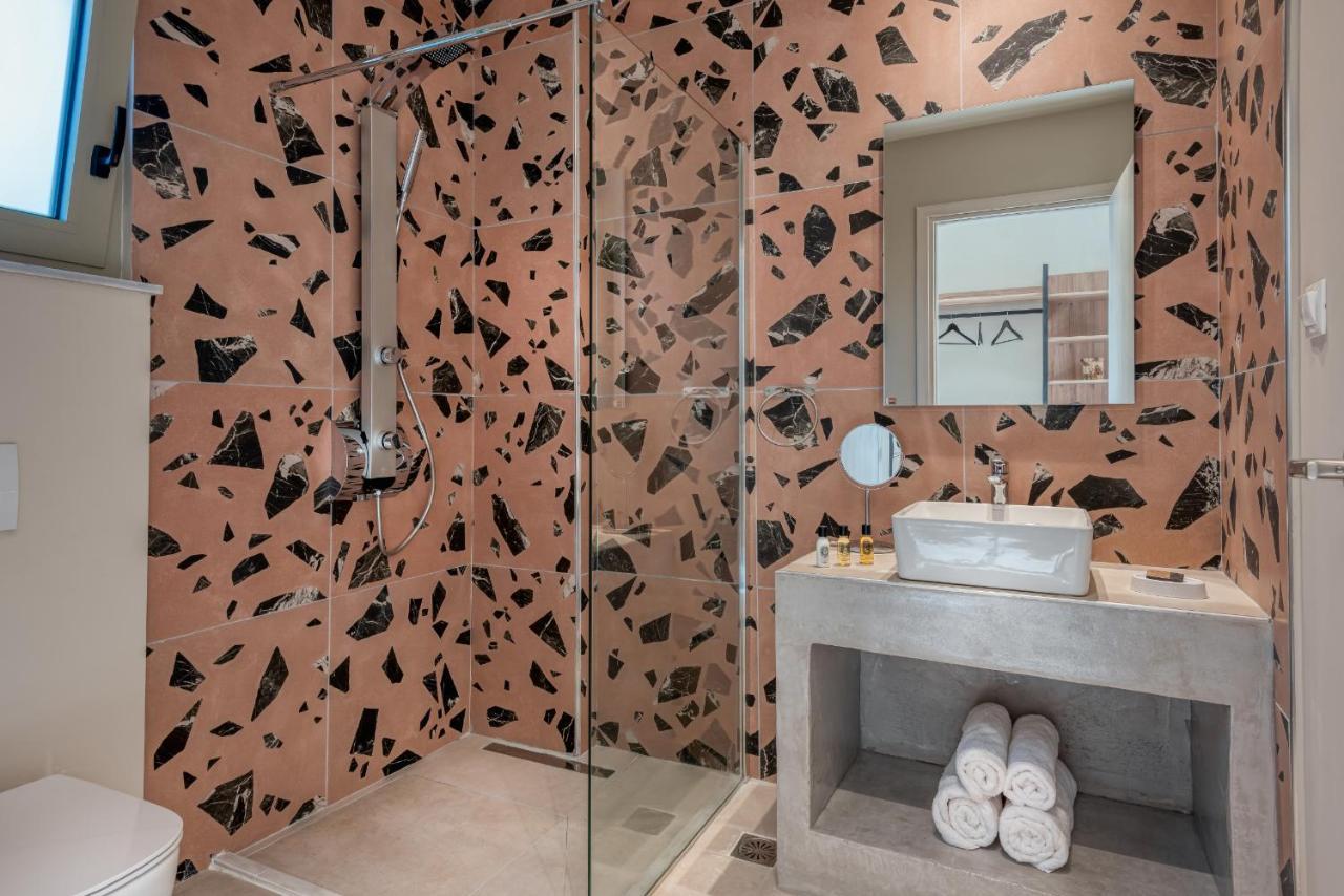 Saronis Suites Saronida エクステリア 写真
