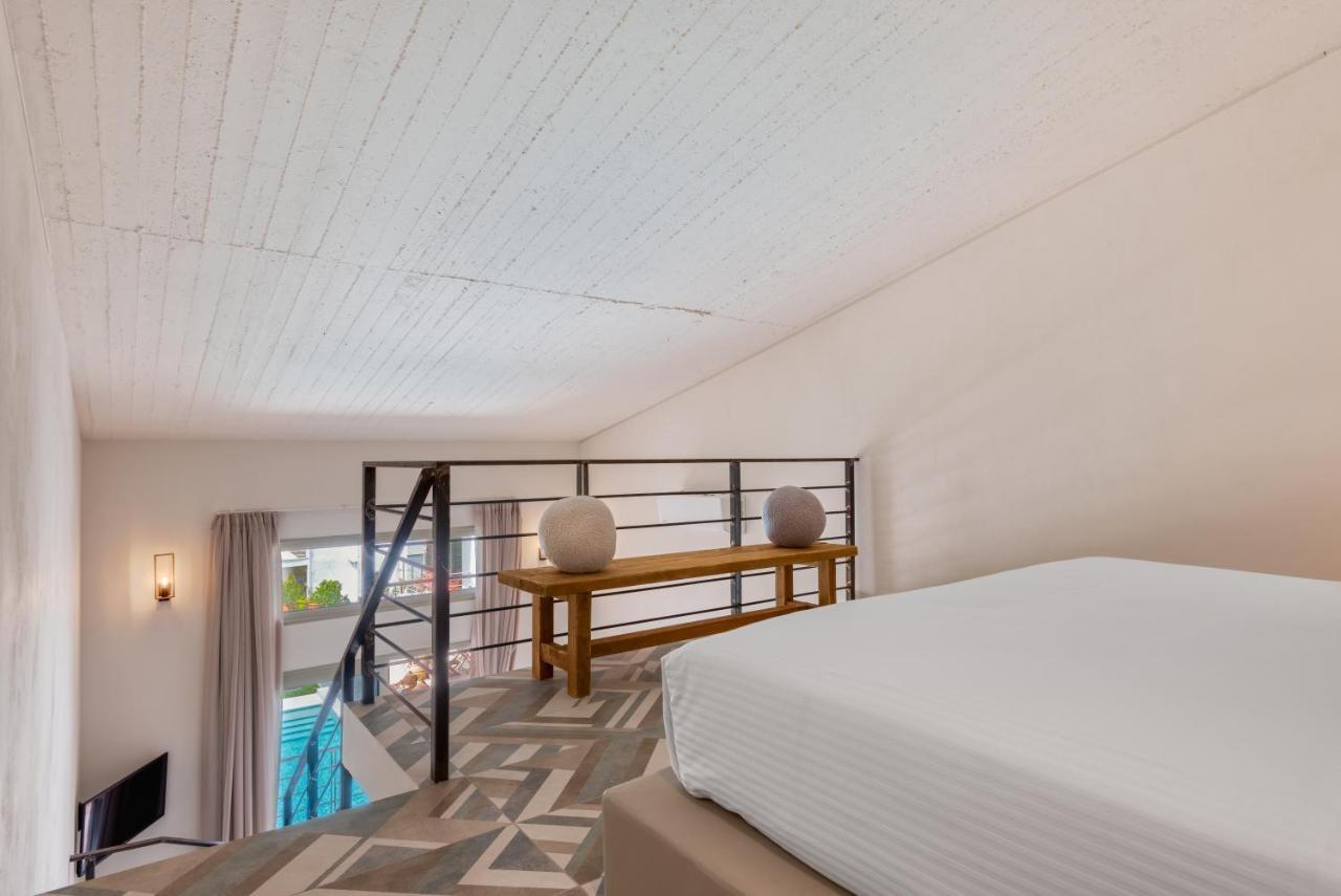 Saronis Suites Saronida エクステリア 写真
