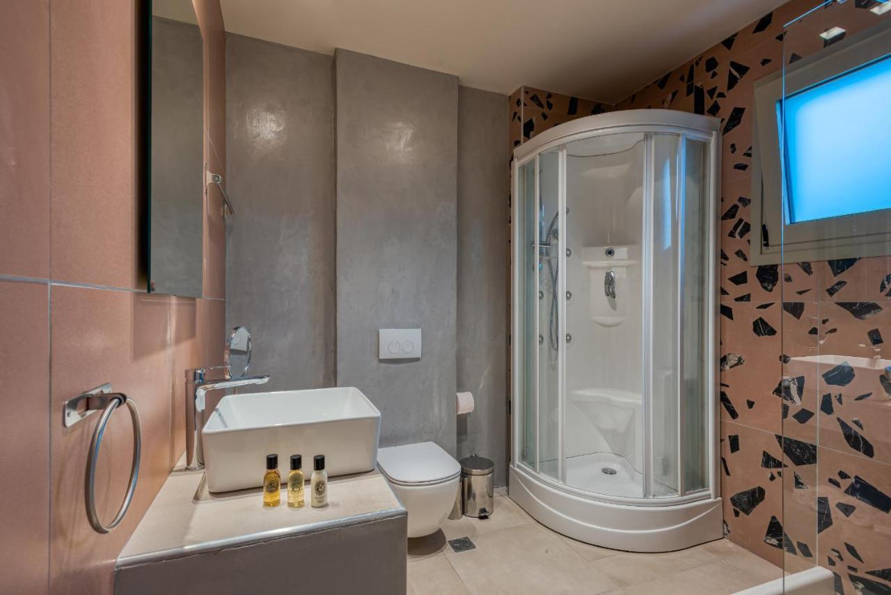 Saronis Suites Saronida エクステリア 写真
