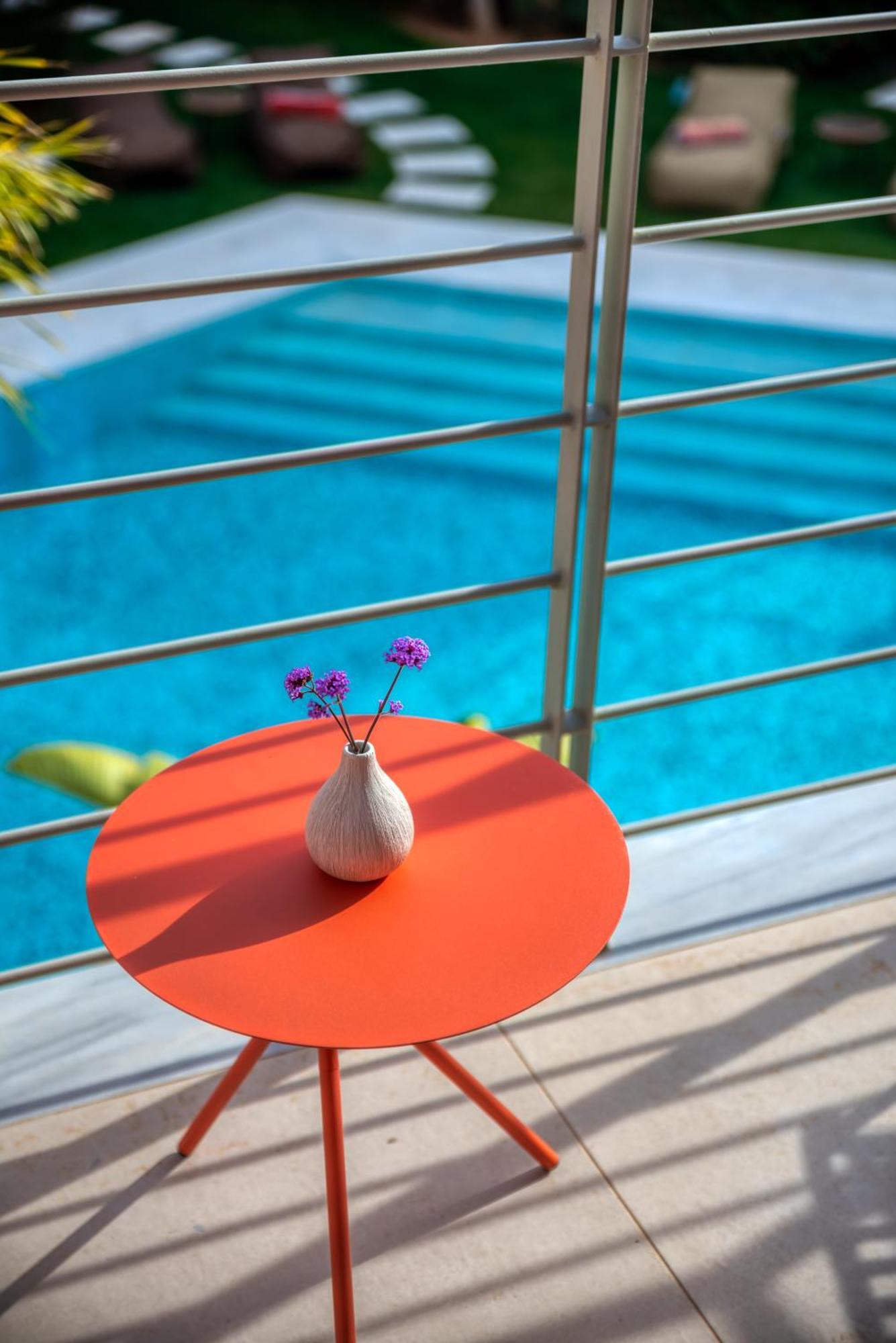Saronis Suites Saronida エクステリア 写真