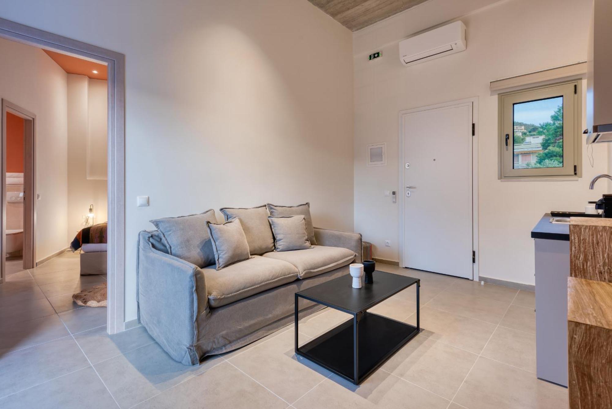 Saronis Suites Saronida エクステリア 写真