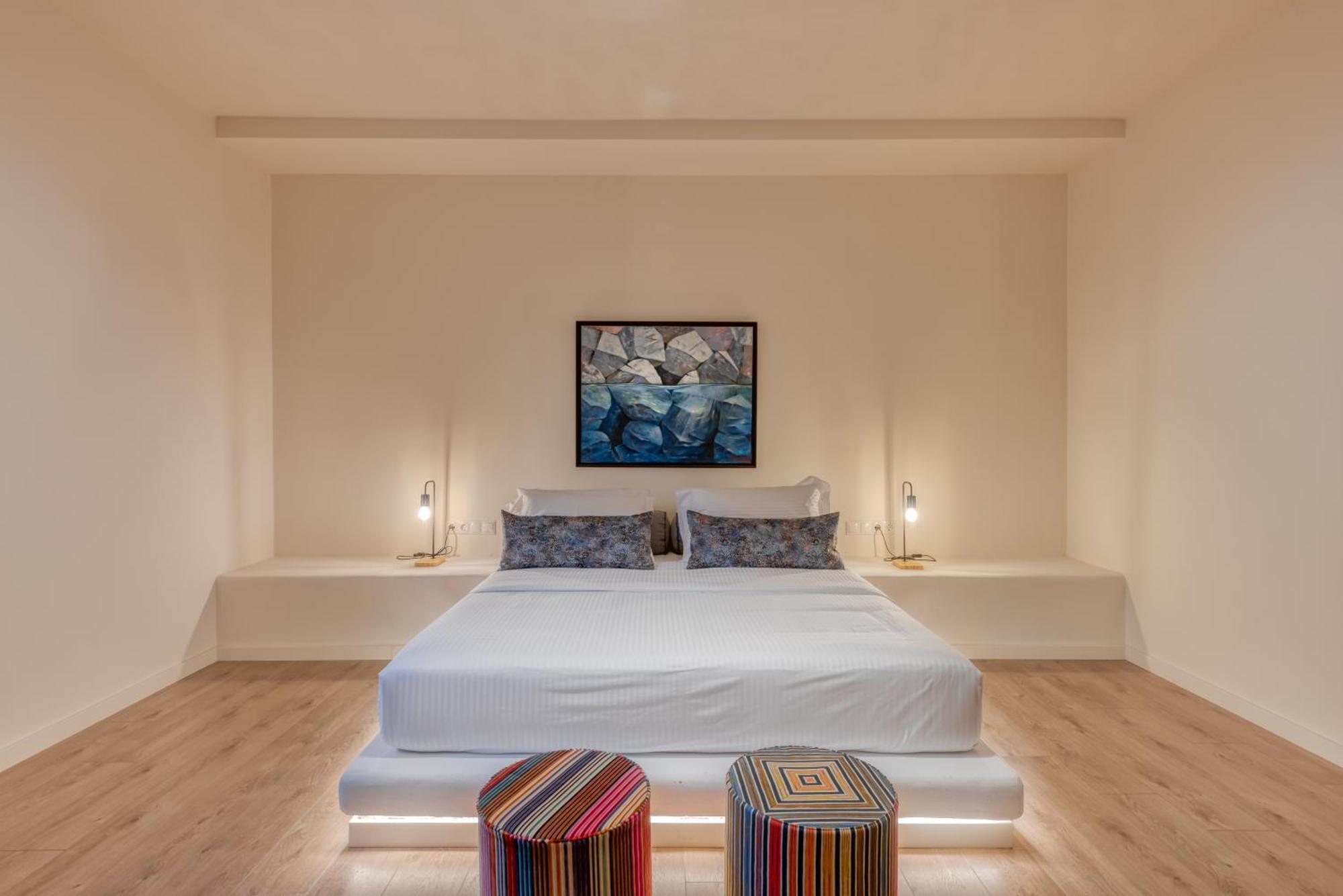 Saronis Suites Saronida エクステリア 写真