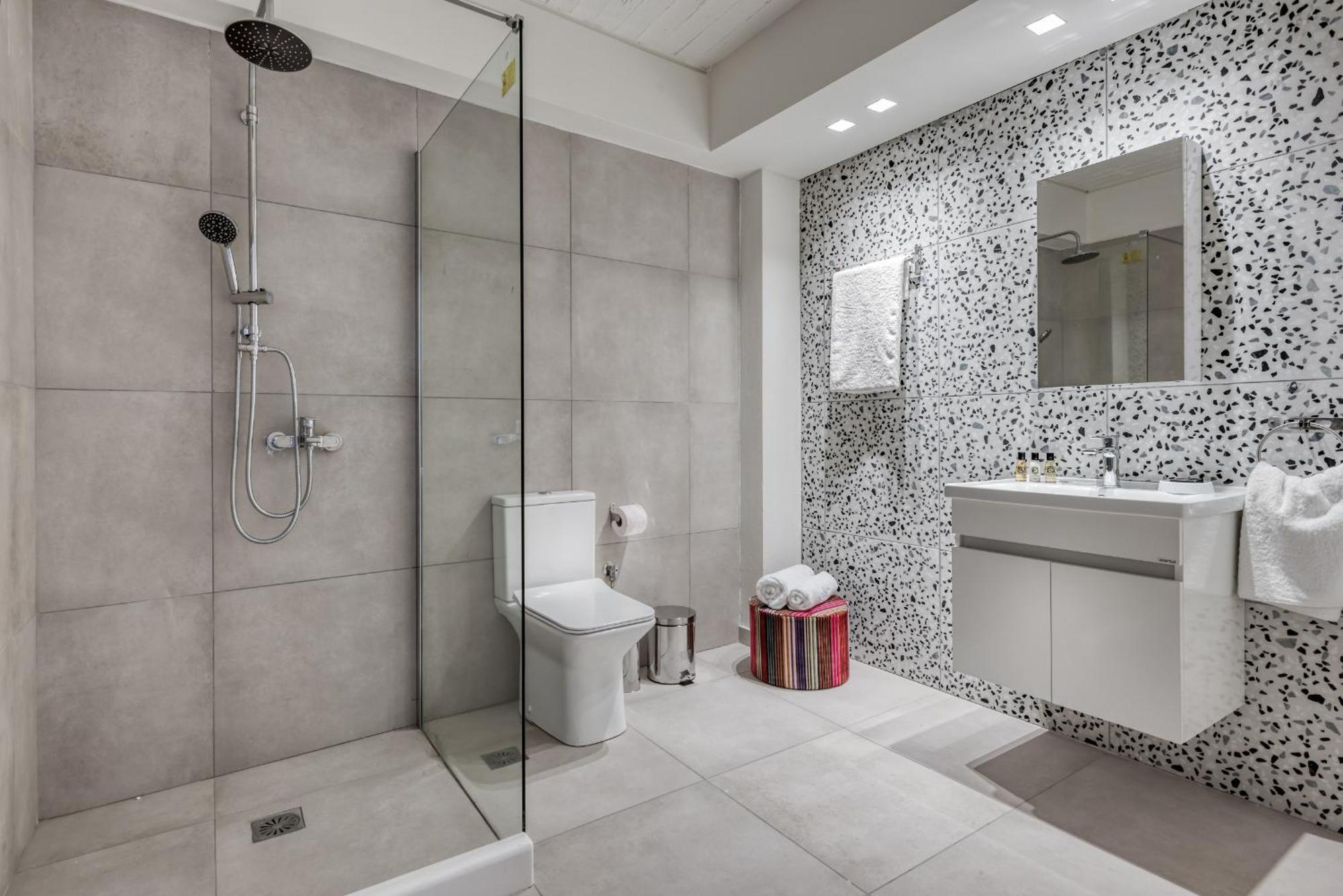 Saronis Suites Saronida エクステリア 写真
