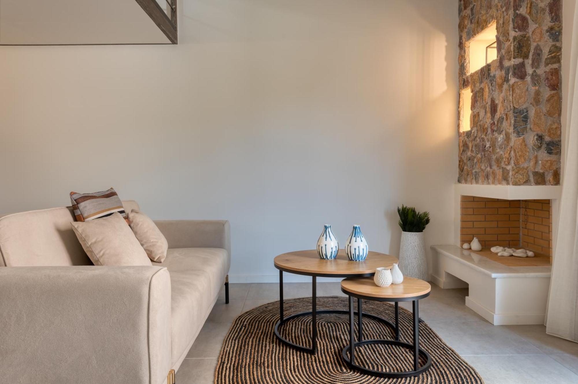 Saronis Suites Saronida エクステリア 写真