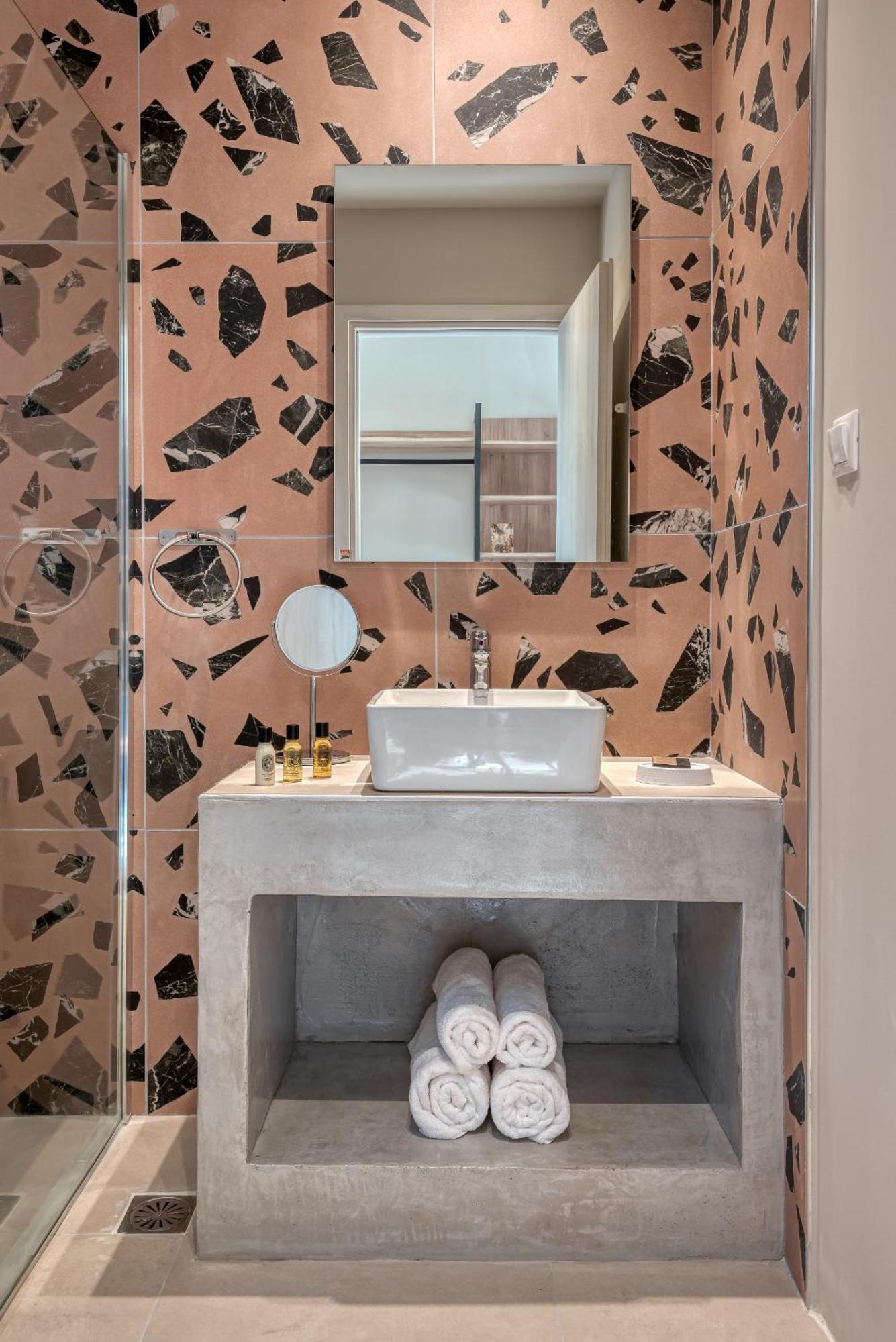 Saronis Suites Saronida エクステリア 写真