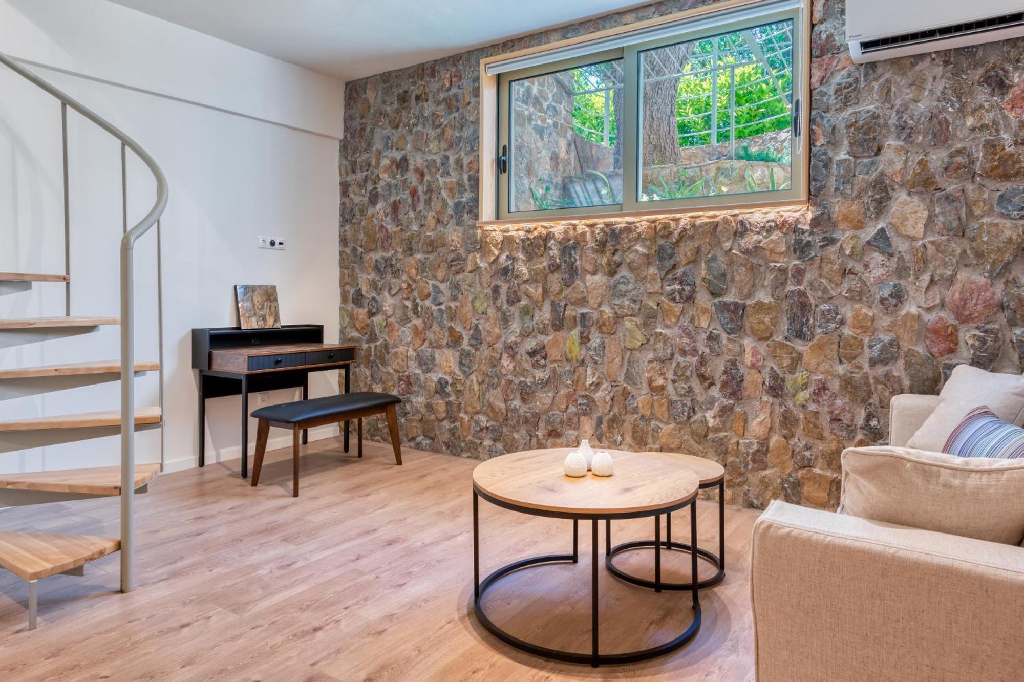 Saronis Suites Saronida エクステリア 写真